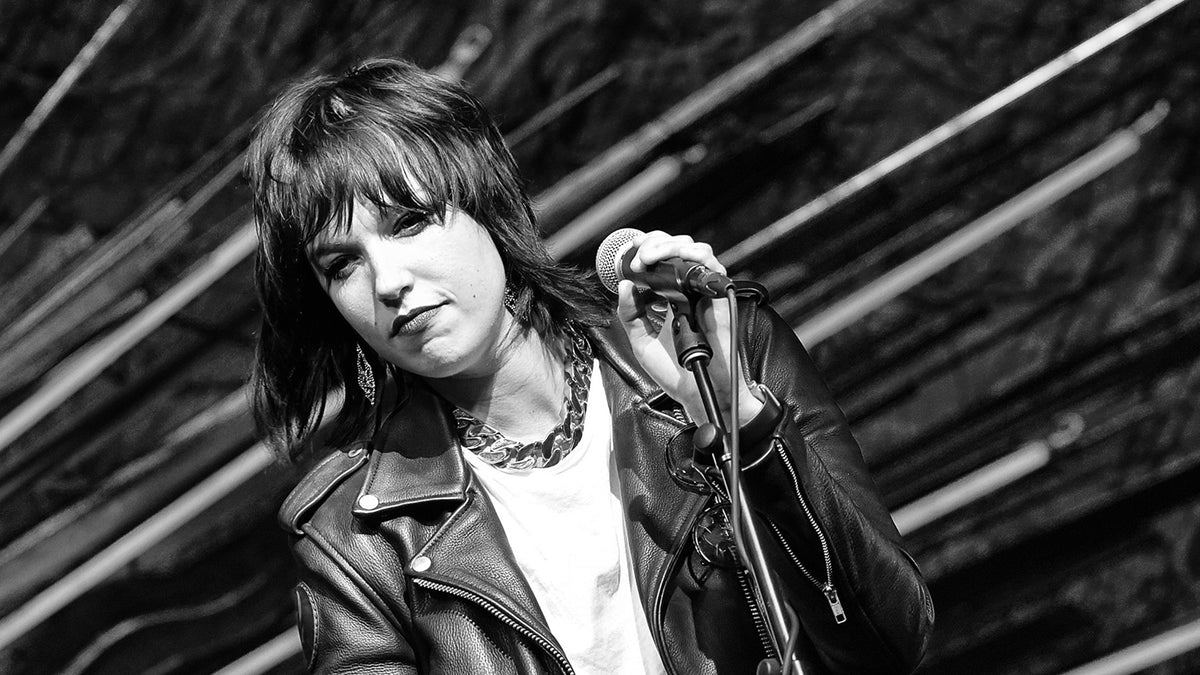 Halestorm’s Lzzy Hale on Vinnie Paul’s Death: “My Heart Is Broken”