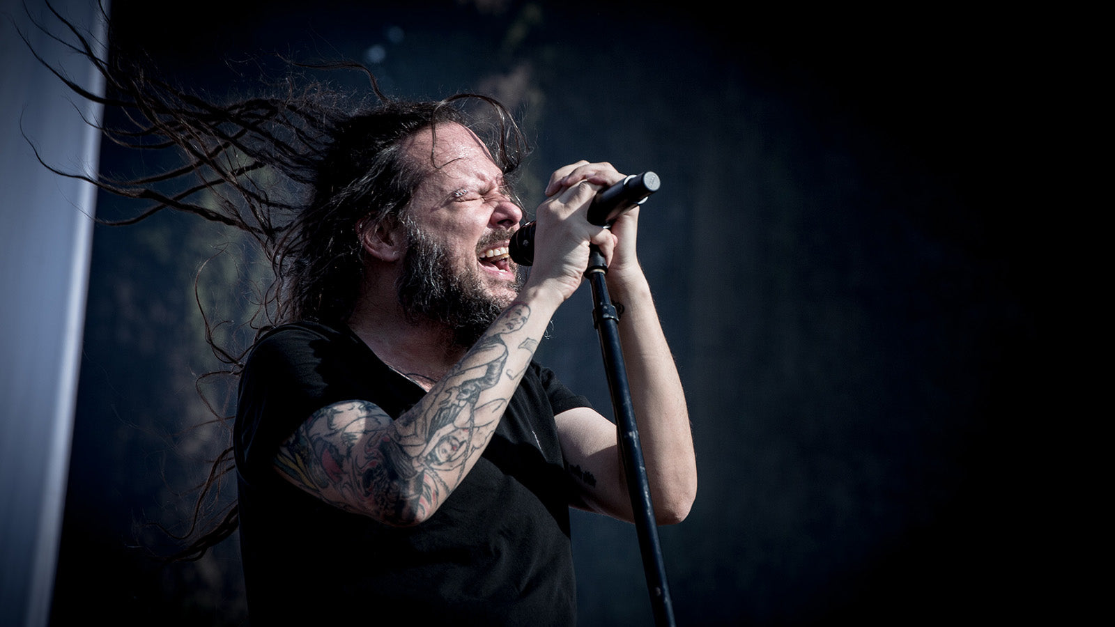See Jonathan Davis’ Emotional Performance of Late Wife’s Favorite Korn Song