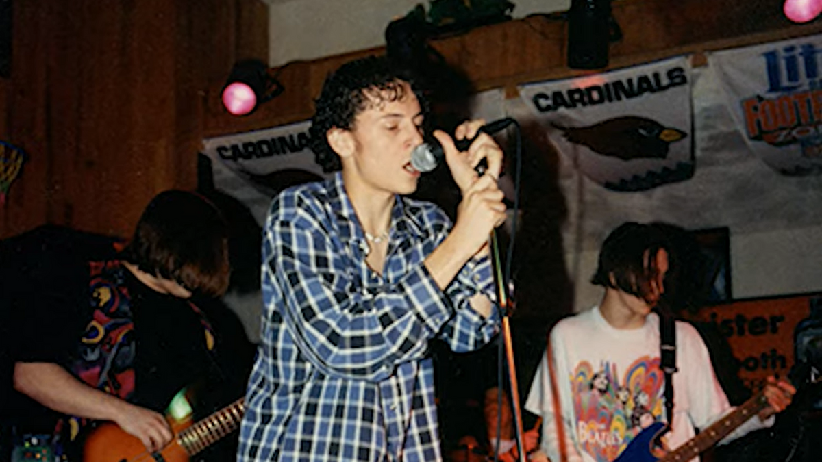 Chester Bennington: See Grey Daze Tell Origins of Pre-Linkin Park Band in New Video