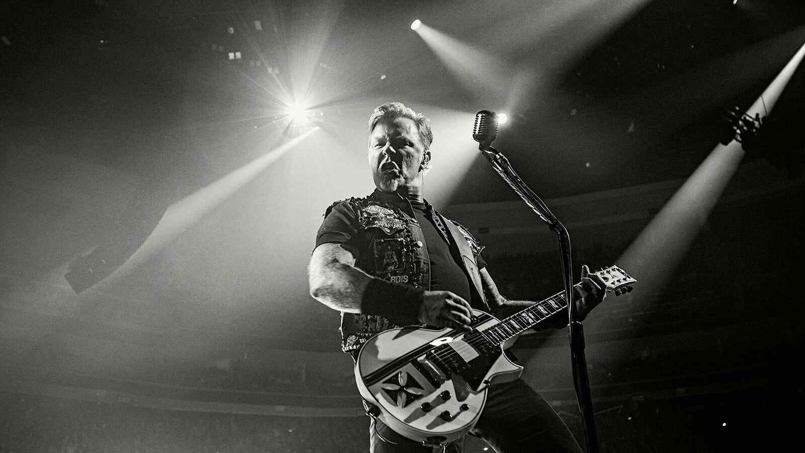 Metallica’s James Hetfield Picks 2 Guitarists Who Most Influenced Him