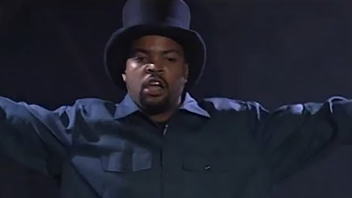 See Ice Cube Perform N.W.A’s “Fuck Tha Police” on Family Values Tour 1998