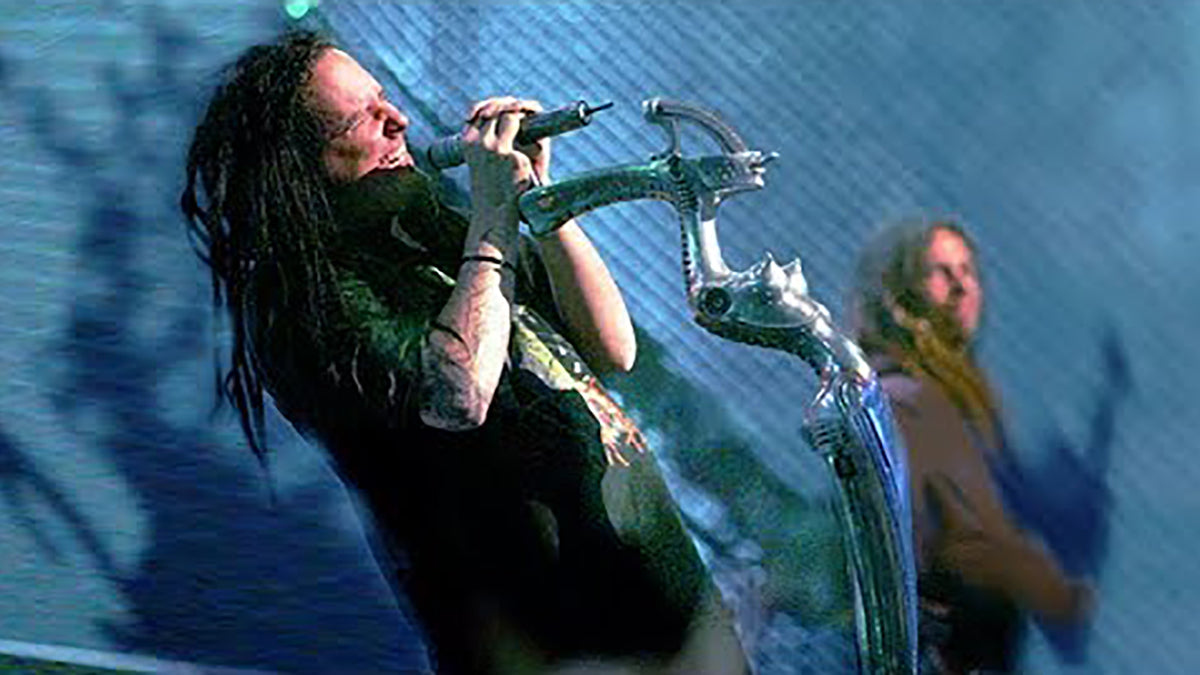 See Korn’s Explosive Cover of Metallica’s “One” on ‘MTV Icon’ in 2003