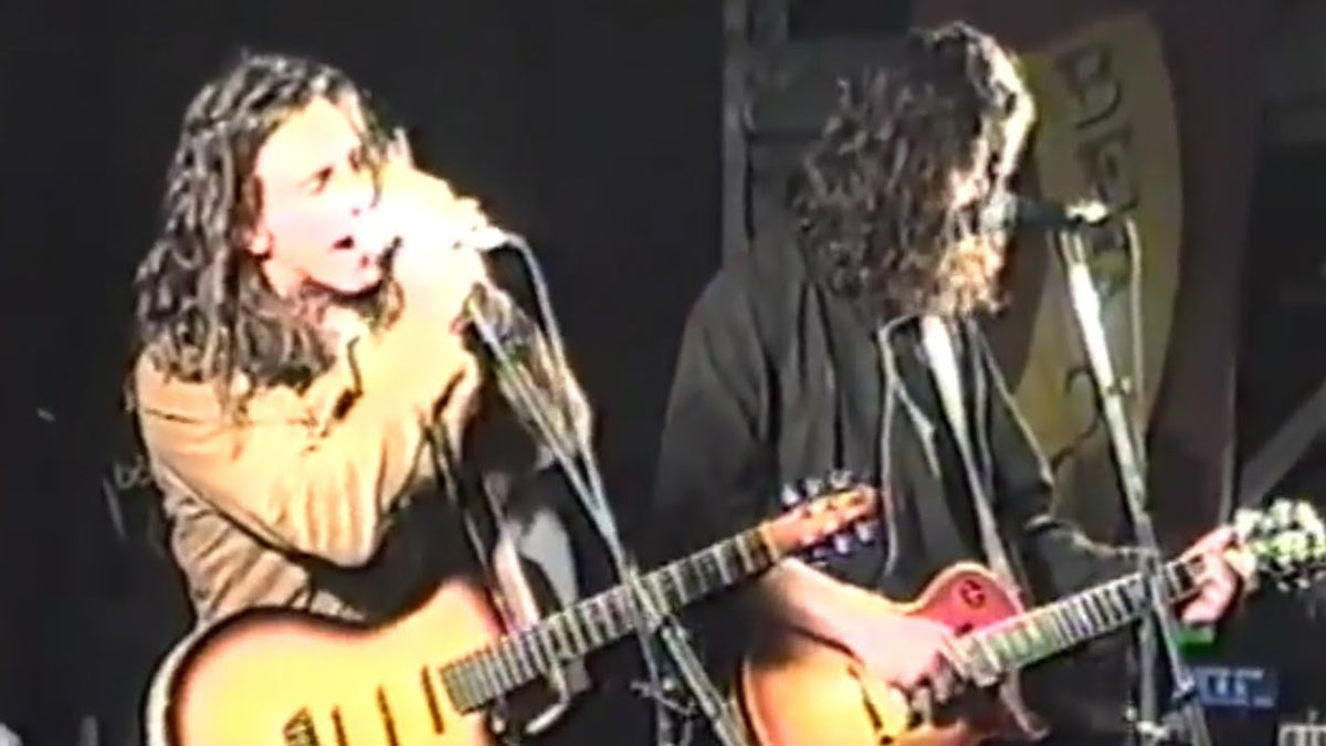 See Chris Cornell, Eddie Vedder Deliver Intimate “Hunger Strike” Performance in 1992