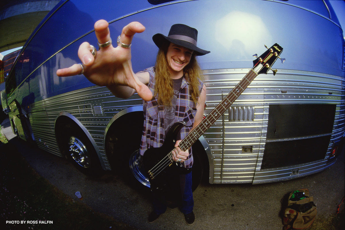 METALLICA remember CLIFF BURTON: “He lived for beer and he lived for breakfast”