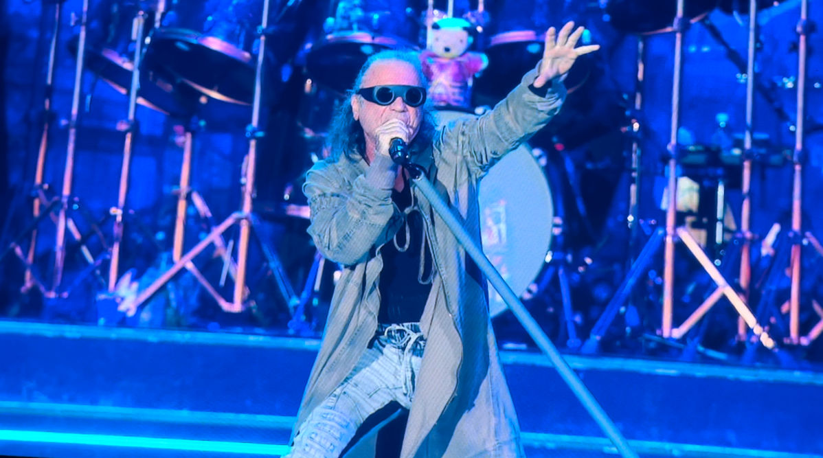 See IRON MAIDEN kick off Power Trip fest with “Caught Somewhere in Time”