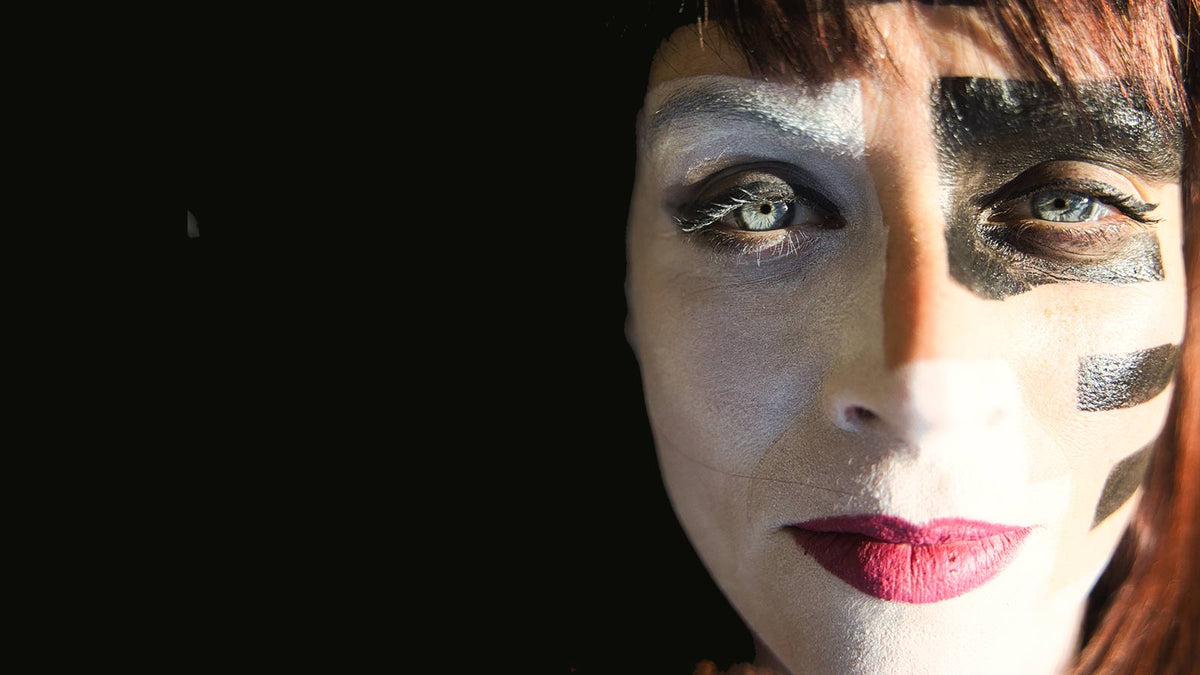 JULIE CHRISTMAS announces first show in 6 years