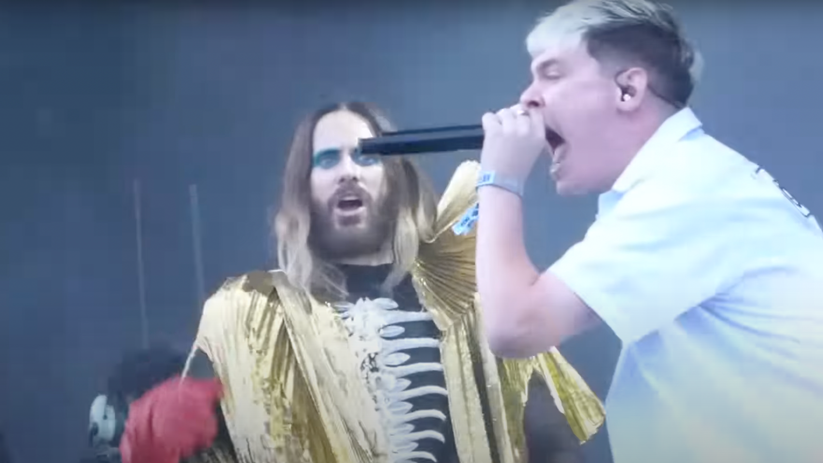 See KNOCKED LOOSE’s Bryan Garris scream with 30 SECONDS TO MARS at Lollapalooza
