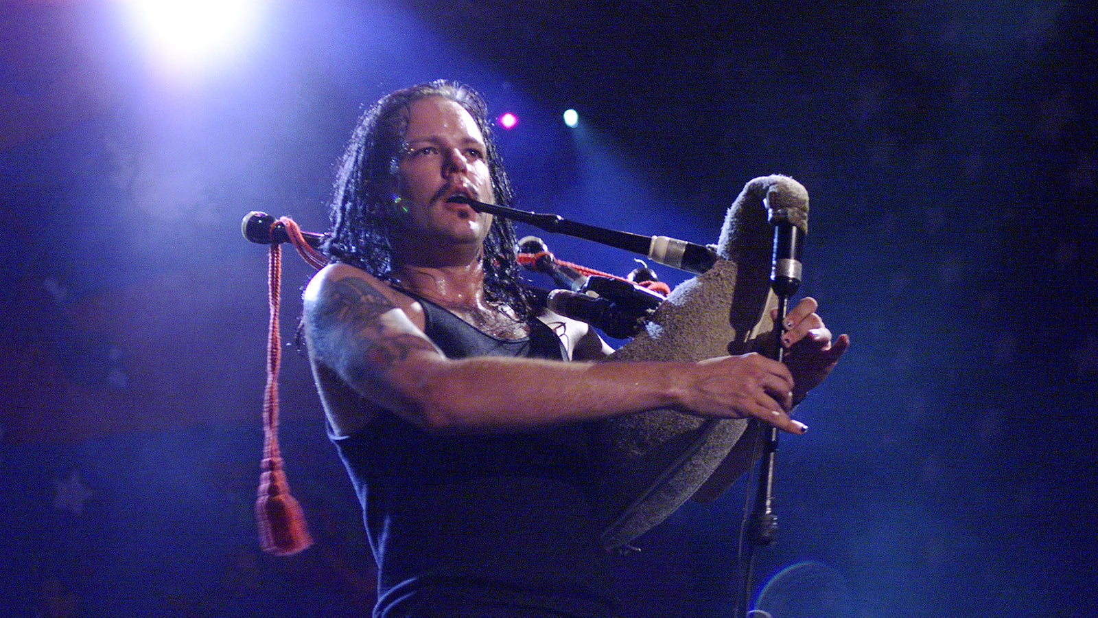 Korn’s ‘Issues’: 5 Things You Didn’t Know About 1999 No. 1 Album