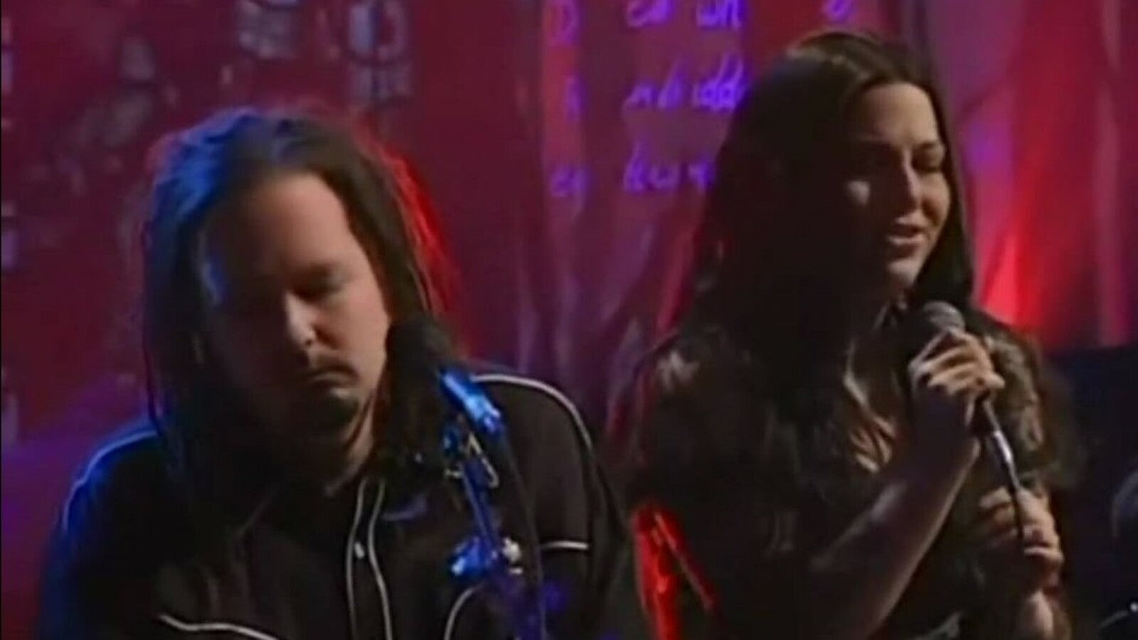 See Korn Look Back on Friendship With Evanescence