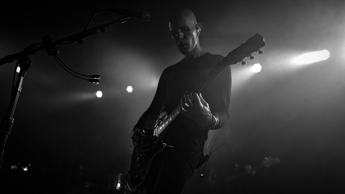 A Perfect Circle’s Billy Howerdel: See Striking Photos of Chicago Show