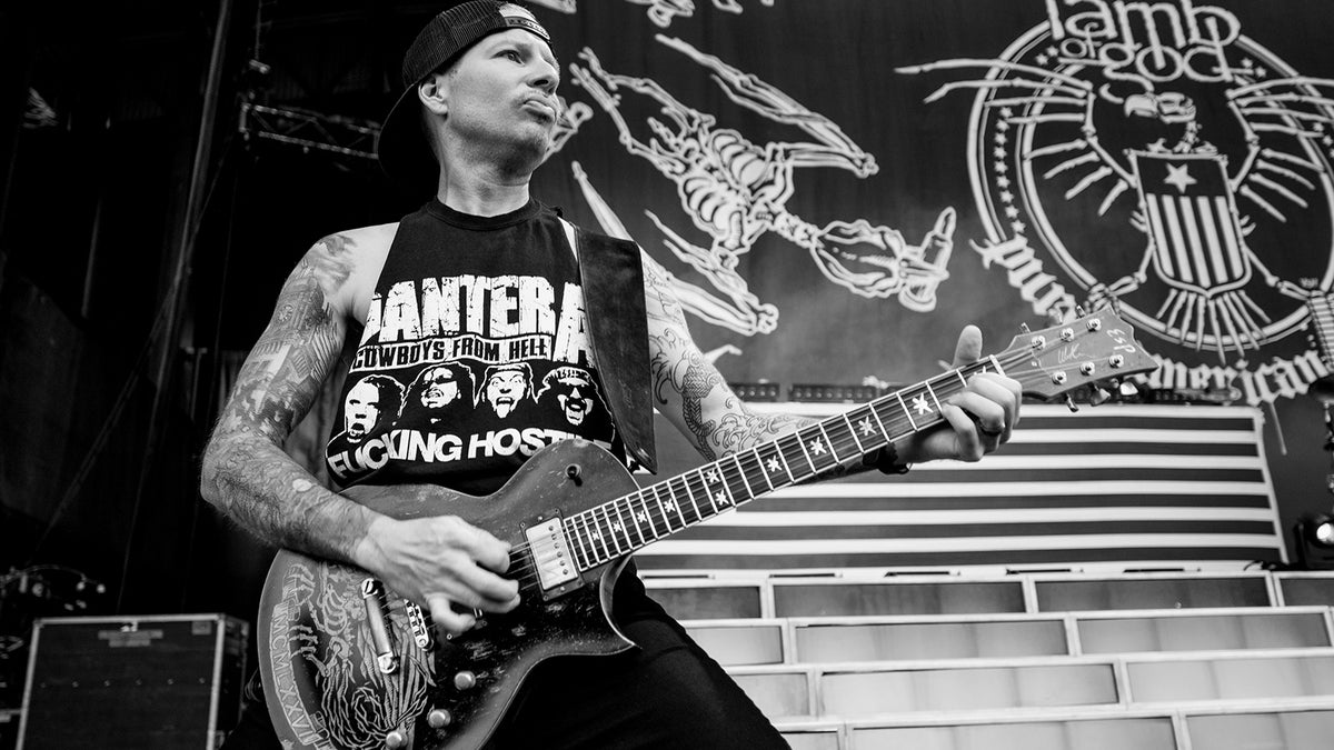 Lamb of God Gear Thief Tries to Sell Guitar Online, Vigilante Fan Takes Action