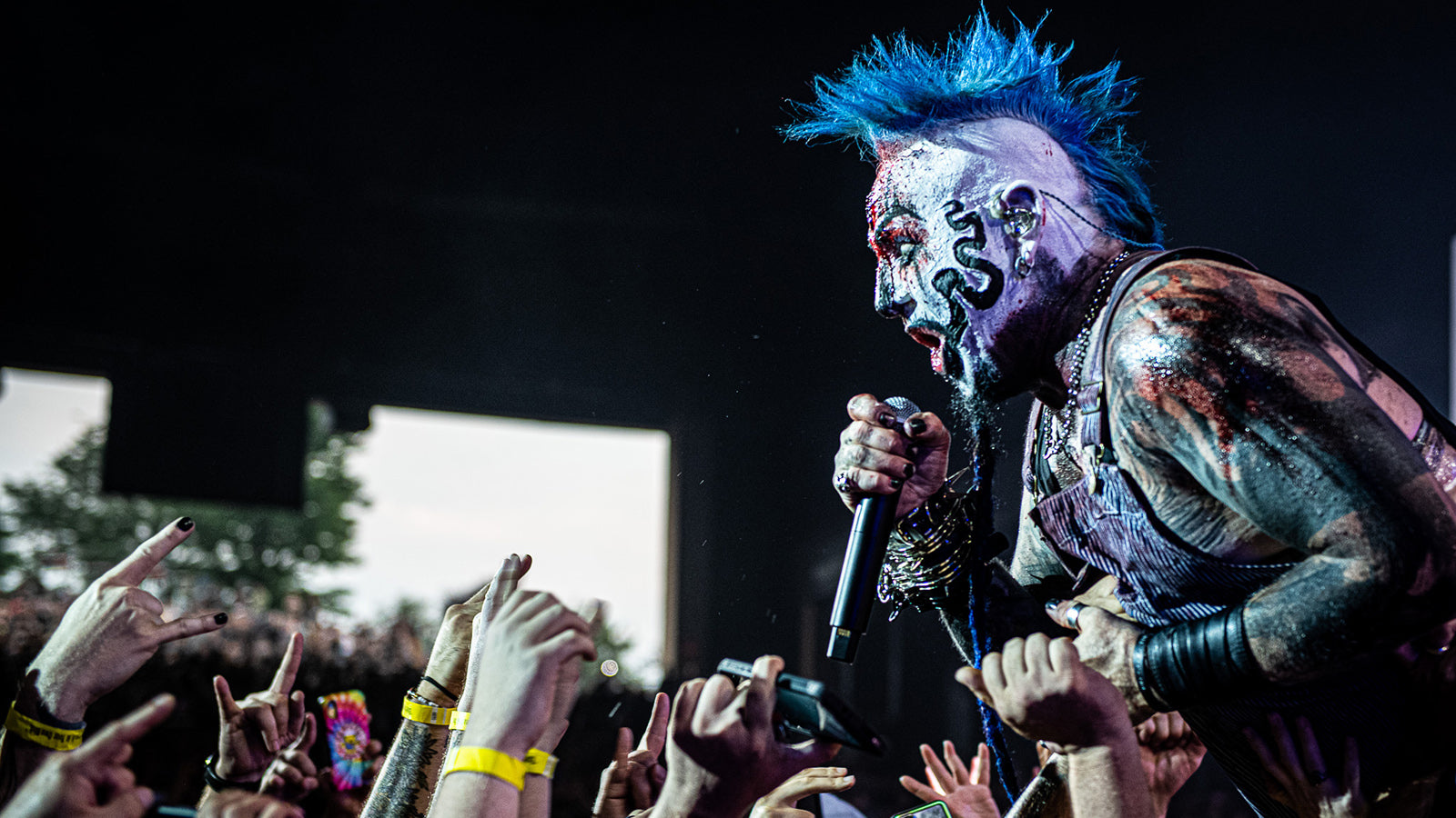 See MUDVAYNE’s cryptic teaser video for “the psychotherapy sessions”
