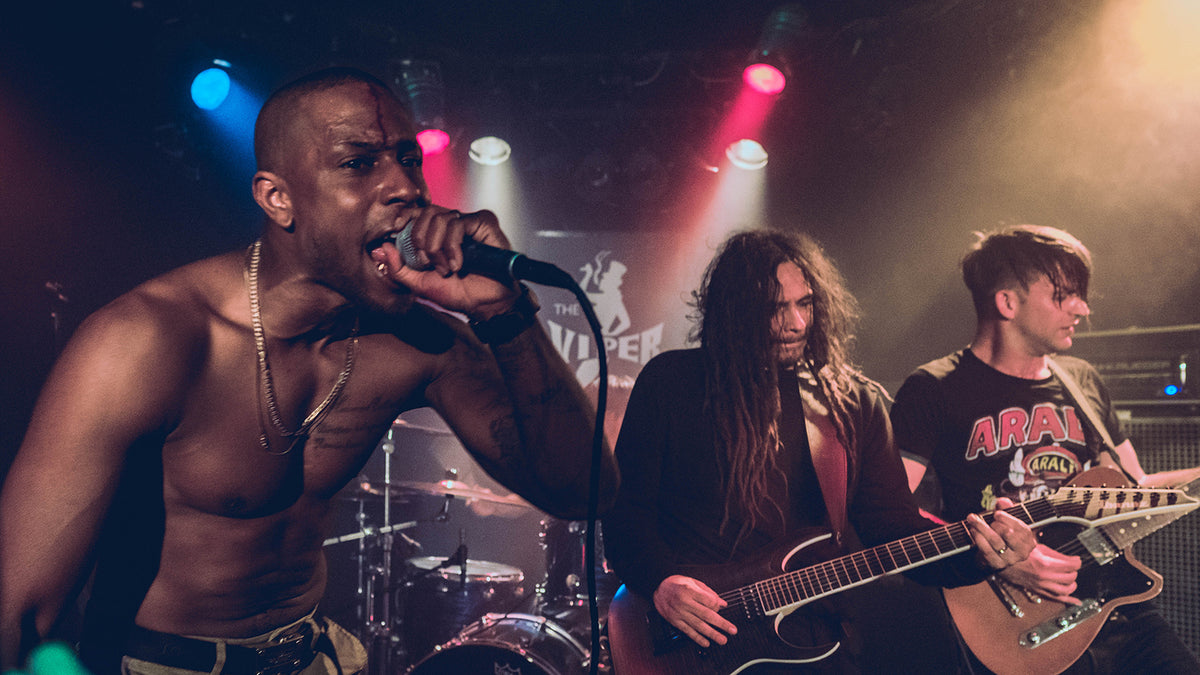 See Korn’s Munky Join Hyro the Hero For Surprise “Devil in Disguise” Performance