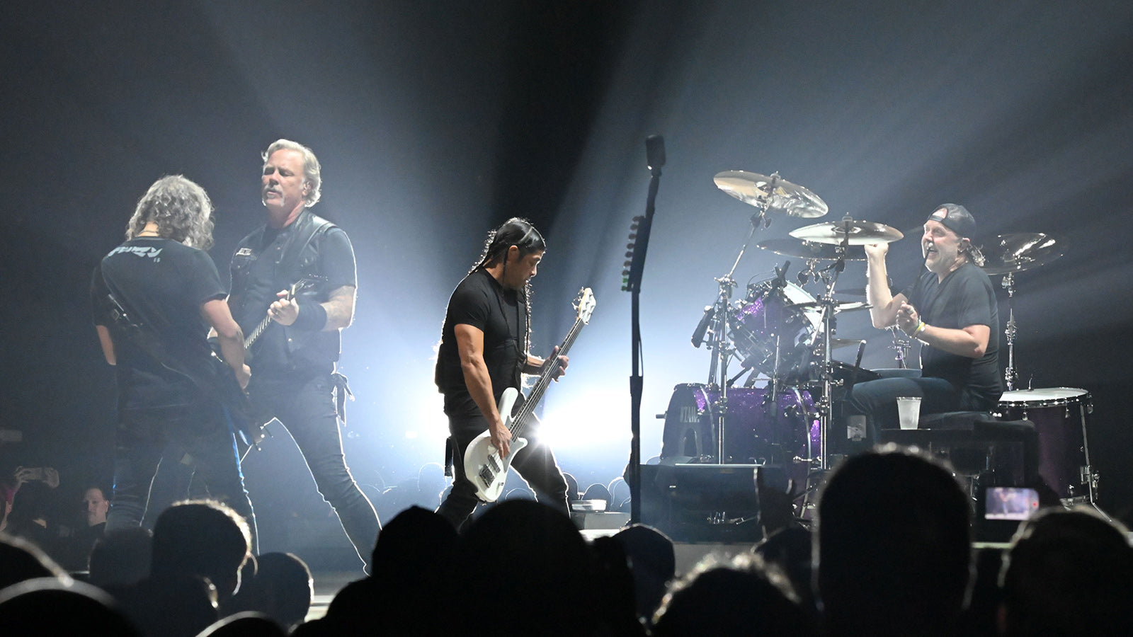 Watch Metallica’s Stunning Pro-Shot “Enter Sandman” Performance in Kentucky