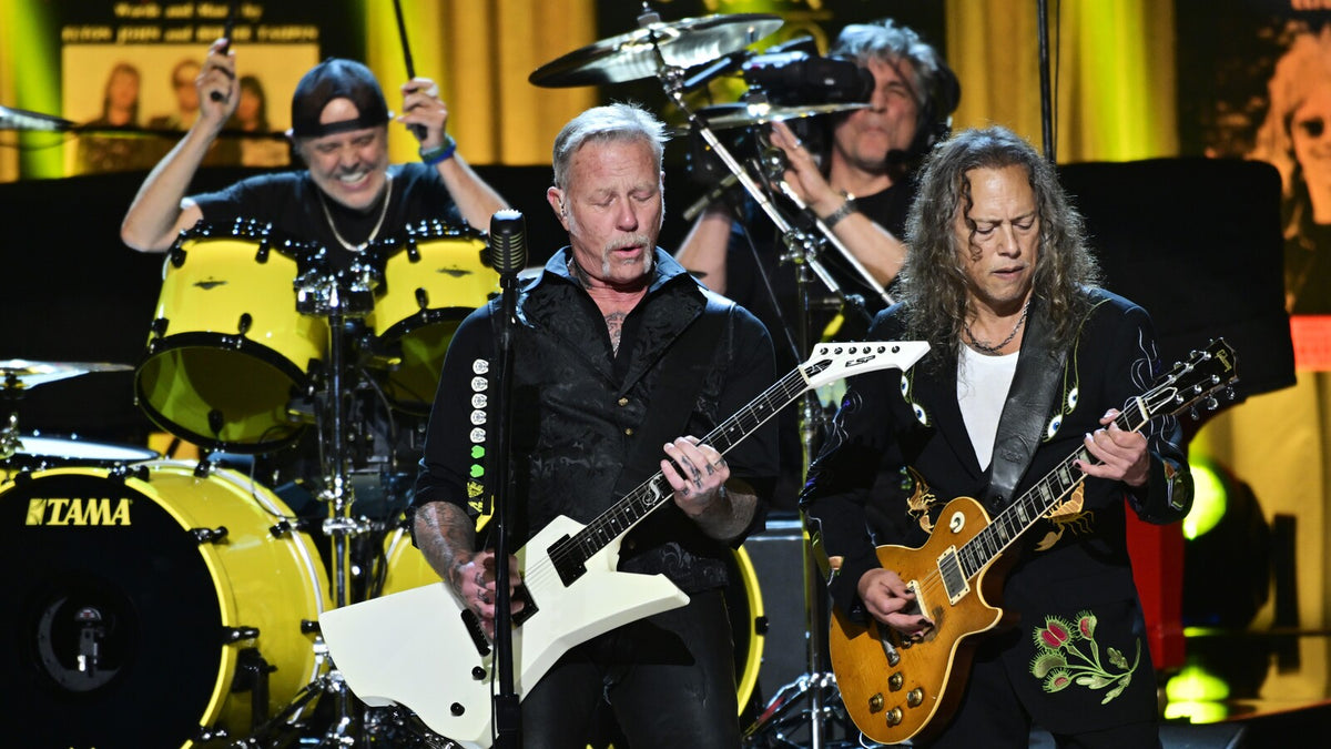 See METALLICA cover ELTON JOHN at Gershwin Prize ceremony