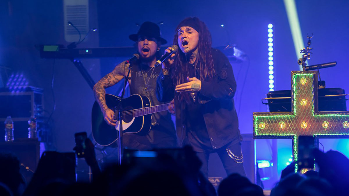 See Ministry Play “Everyday Is Halloween” With Dave Navarro in L.A.