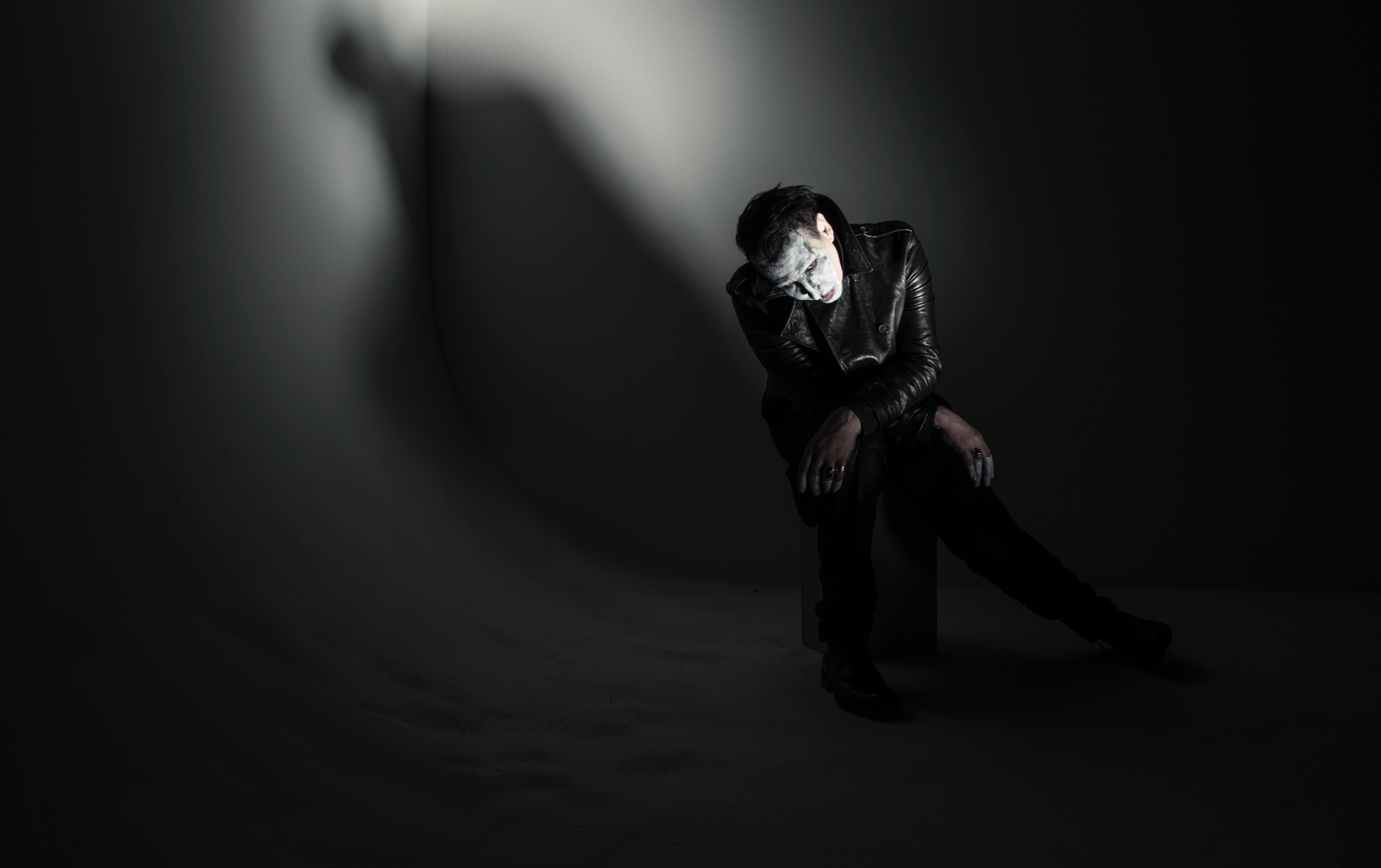 How Marilyn Manson Got the Blues: Inside ‘The Pale Emperor’