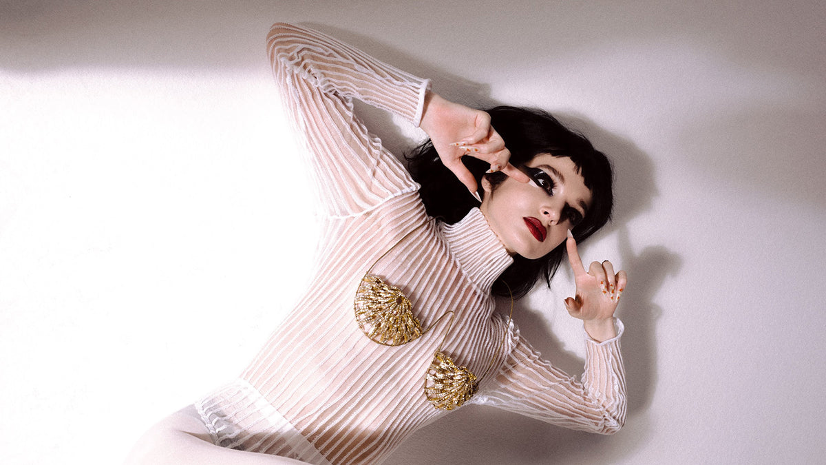 Hear Poppy’s Sad, Sweet New Song “I Won’t Be Home for Christmas”