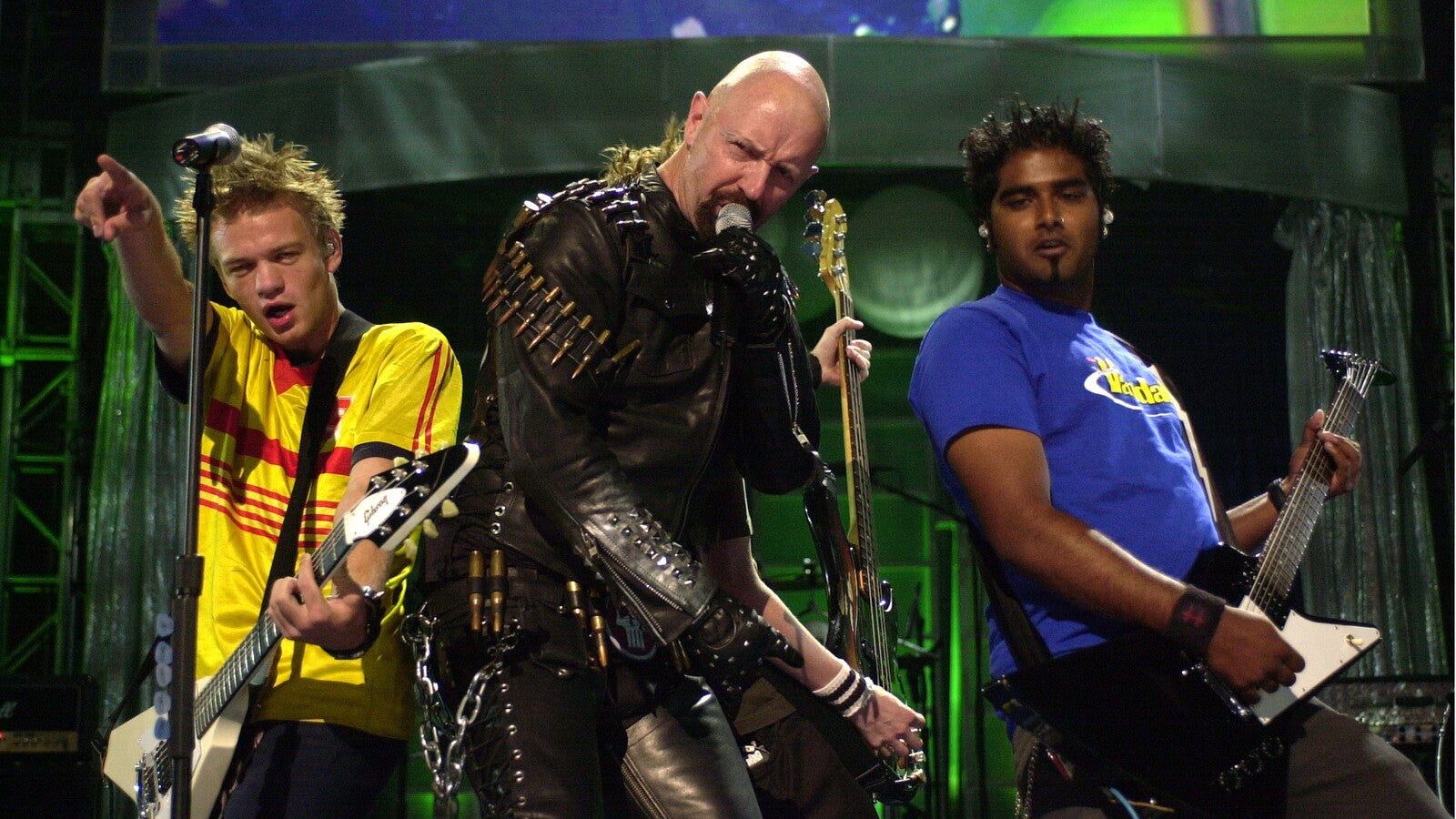 See SUM 41 joined by ROB HALFORD for insane heavy-metal medley in 2001