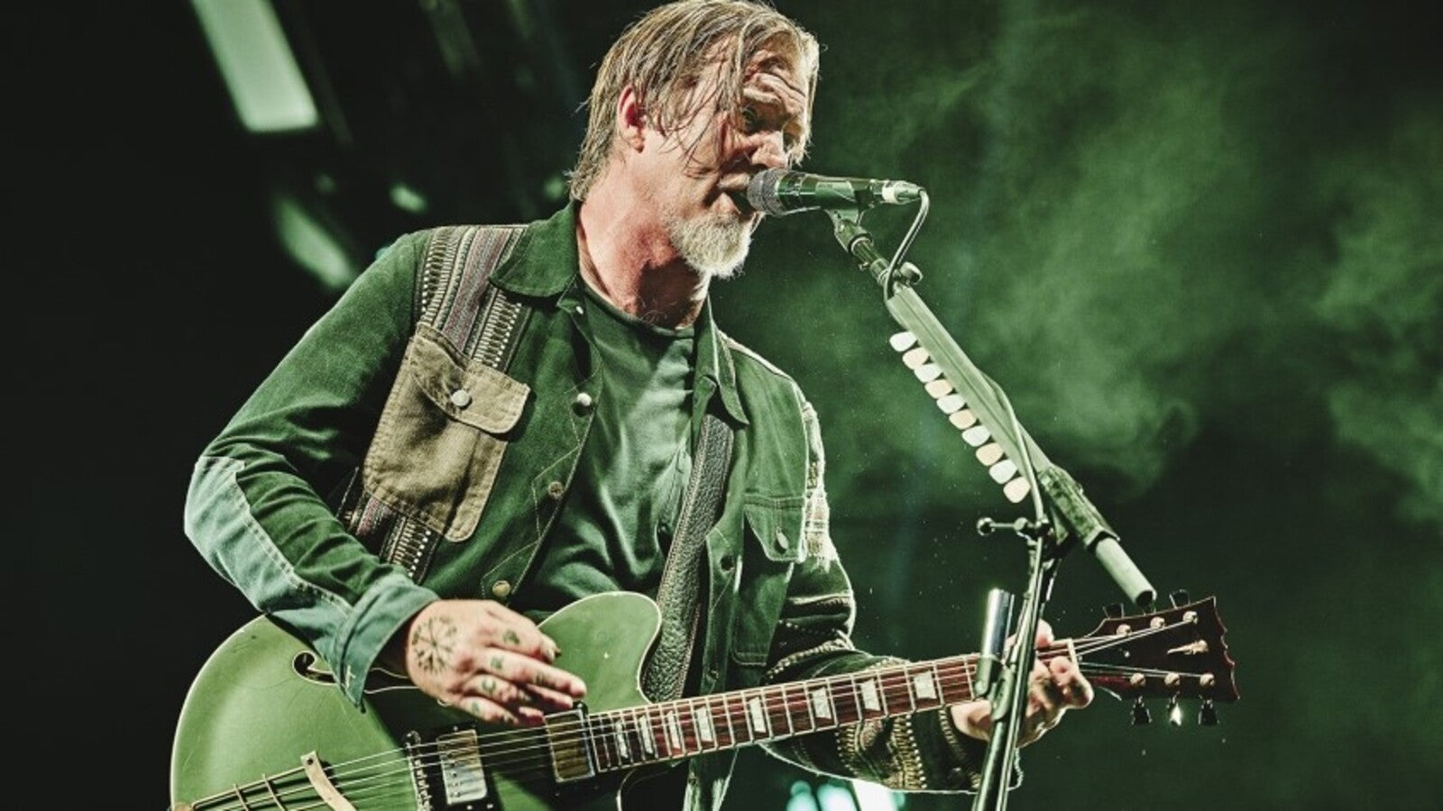 QUEENS OF THE STONE AGE announce West Coast tour