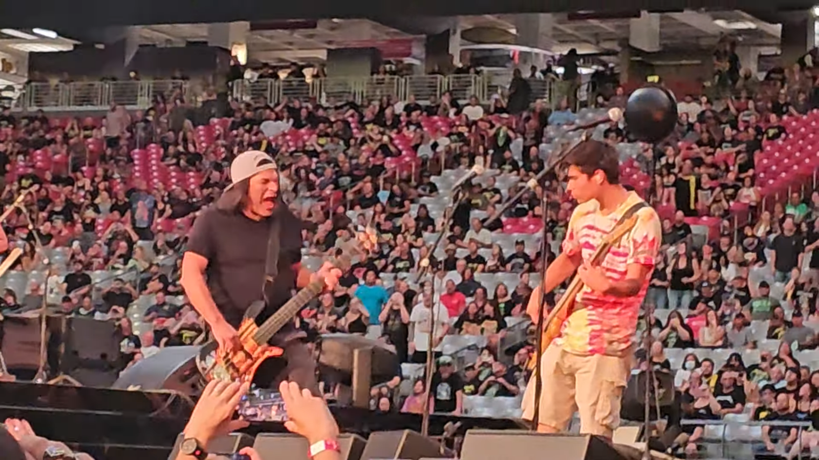 See METALLICA’s Robert Trujillo reunite with SUICIDAL TENDENCIES for “I Saw Your Mommy”