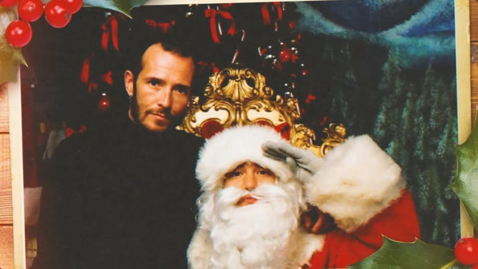 Hear Scott Weiland’s Previously Unreleased Cover of John Lennon’s “Happy Xmas (War is Over)”