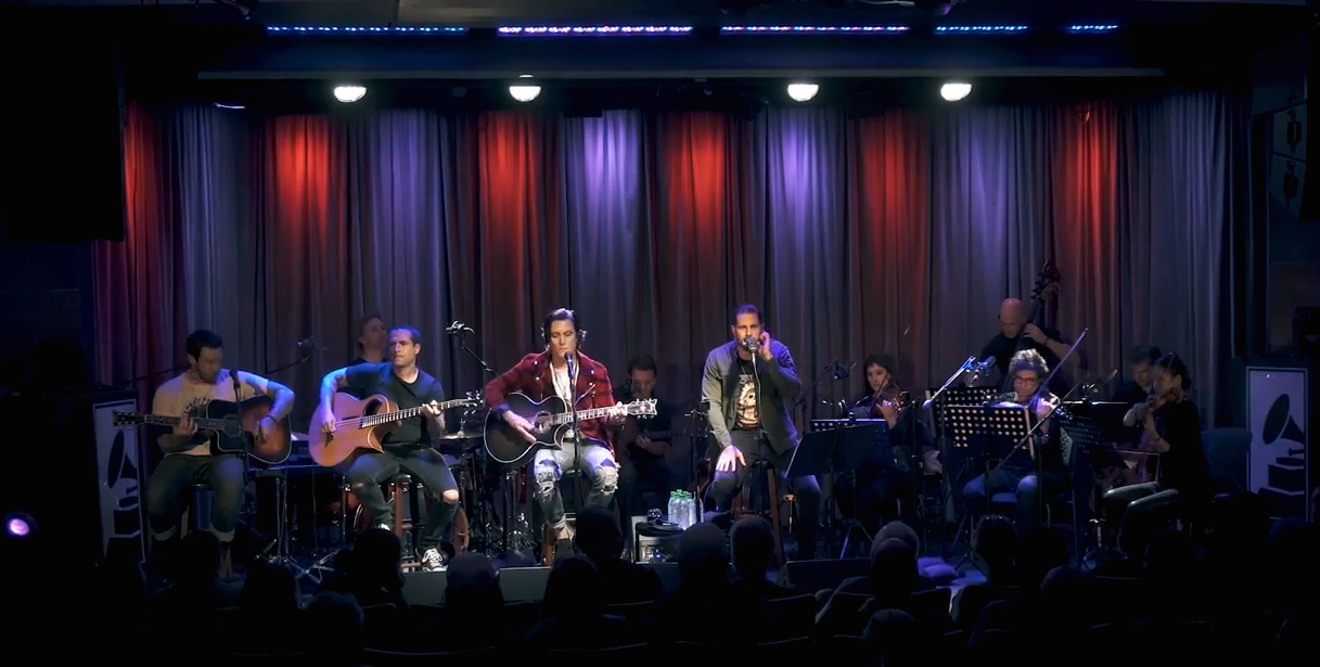 See Avenged Sevenfold Deliver Powerful “Hail to the King” Acoustic Performance