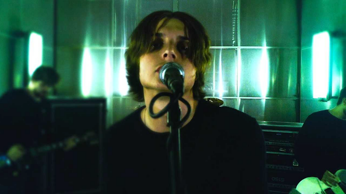 See My Ticket Home Rage Inside Woman’s Head in New “Flypaper” Video