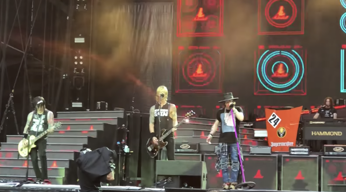 Watch Guns N’ Roses Perform First-Ever Cover of Velvet Revolver’s “Slither”