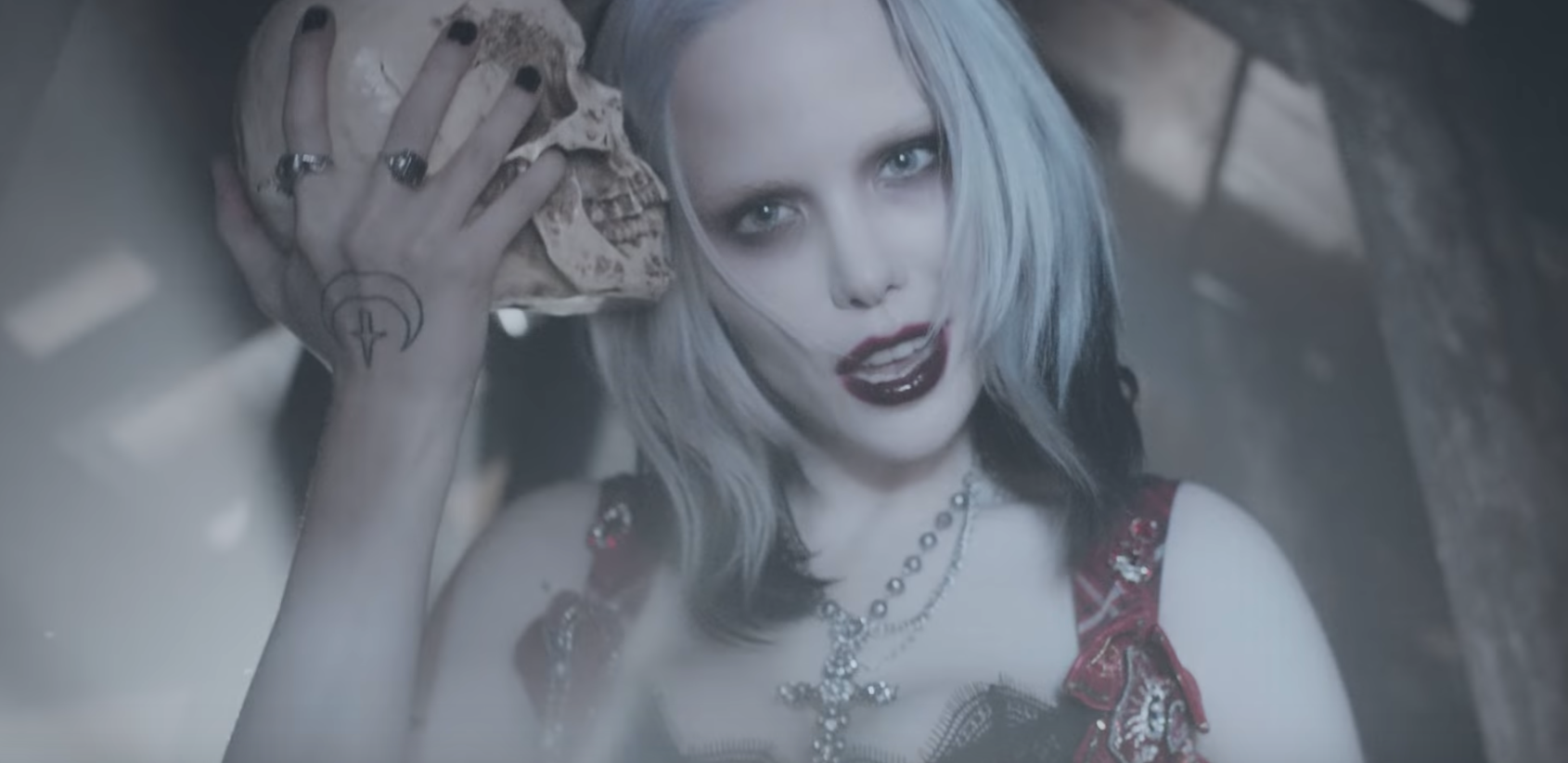Hear Alice Glass’ Brittle, Soaring New Song “Mine”