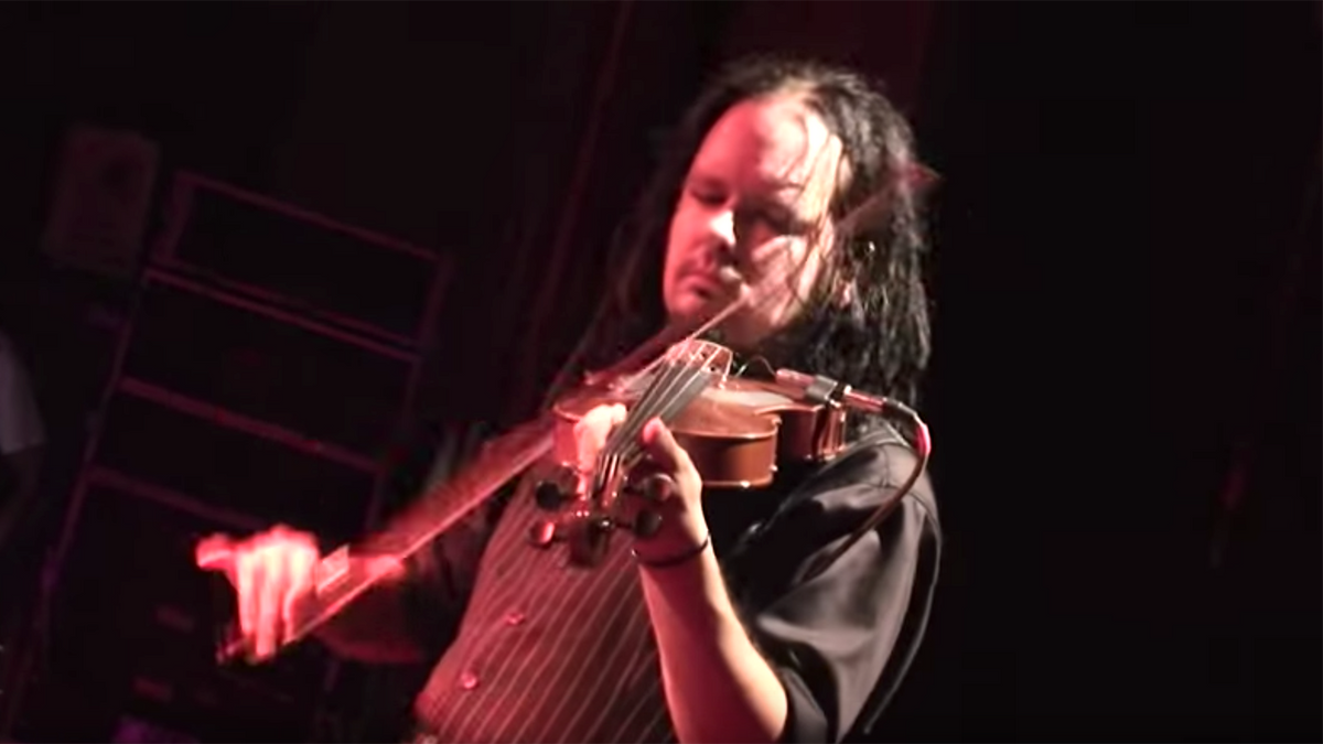 See Korn’s Jonathan Davis Jam on Violin, Talk “Boom Chaka” Vocals in New Video
