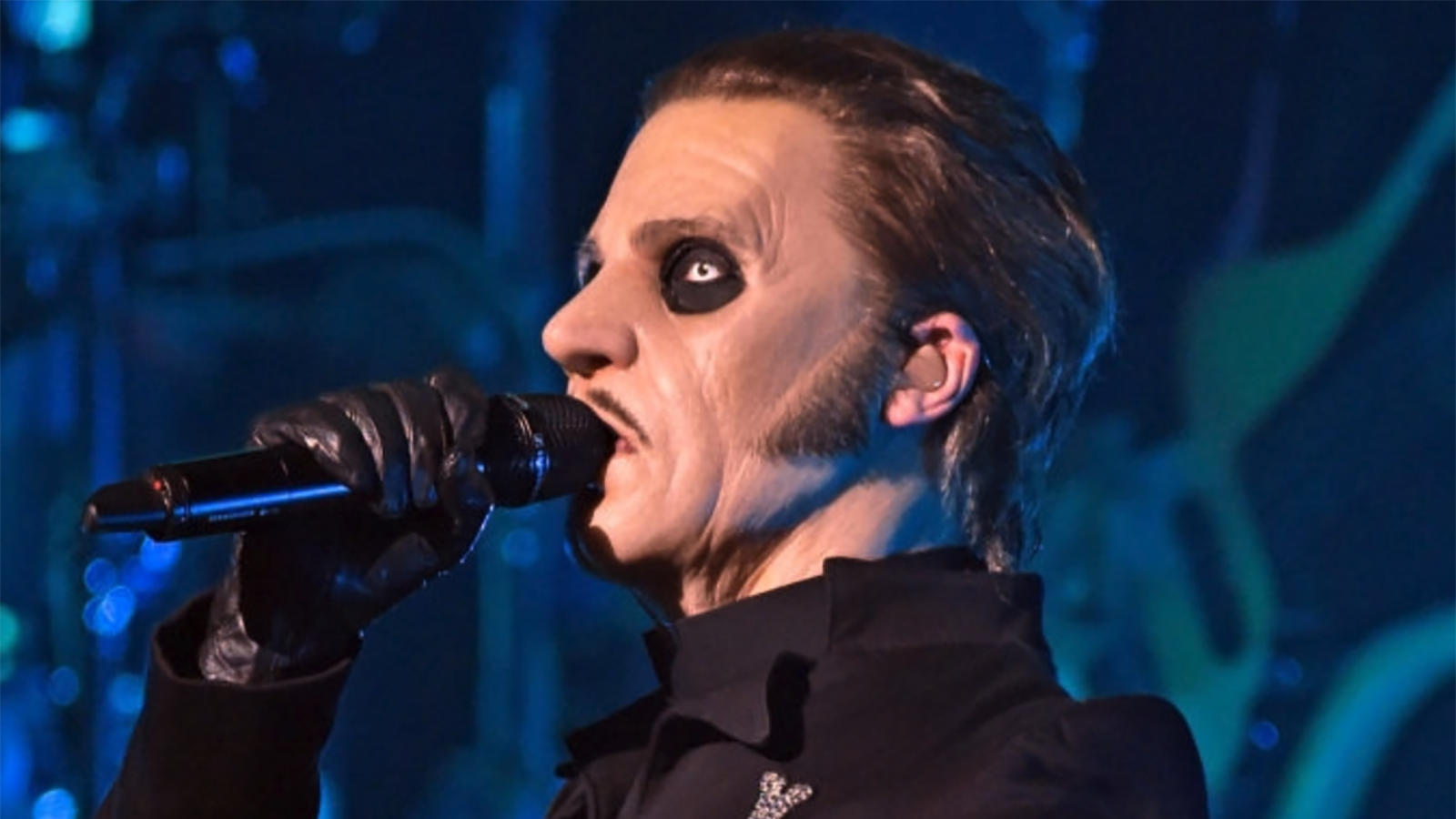 See Ghost Honor Late Fan, Raise Funds for Family With Tribute Show in Milwaukee