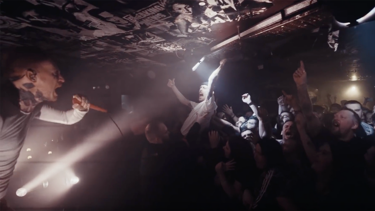 See Frank Carter & the Rattlesnakes Lead Wild Sing-Along in New “Crowbar” Live Video