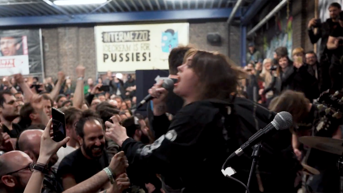 See Emma Ruth Rundle and Thou Cover Misfits at Rowdy Surprise Roadburn Show