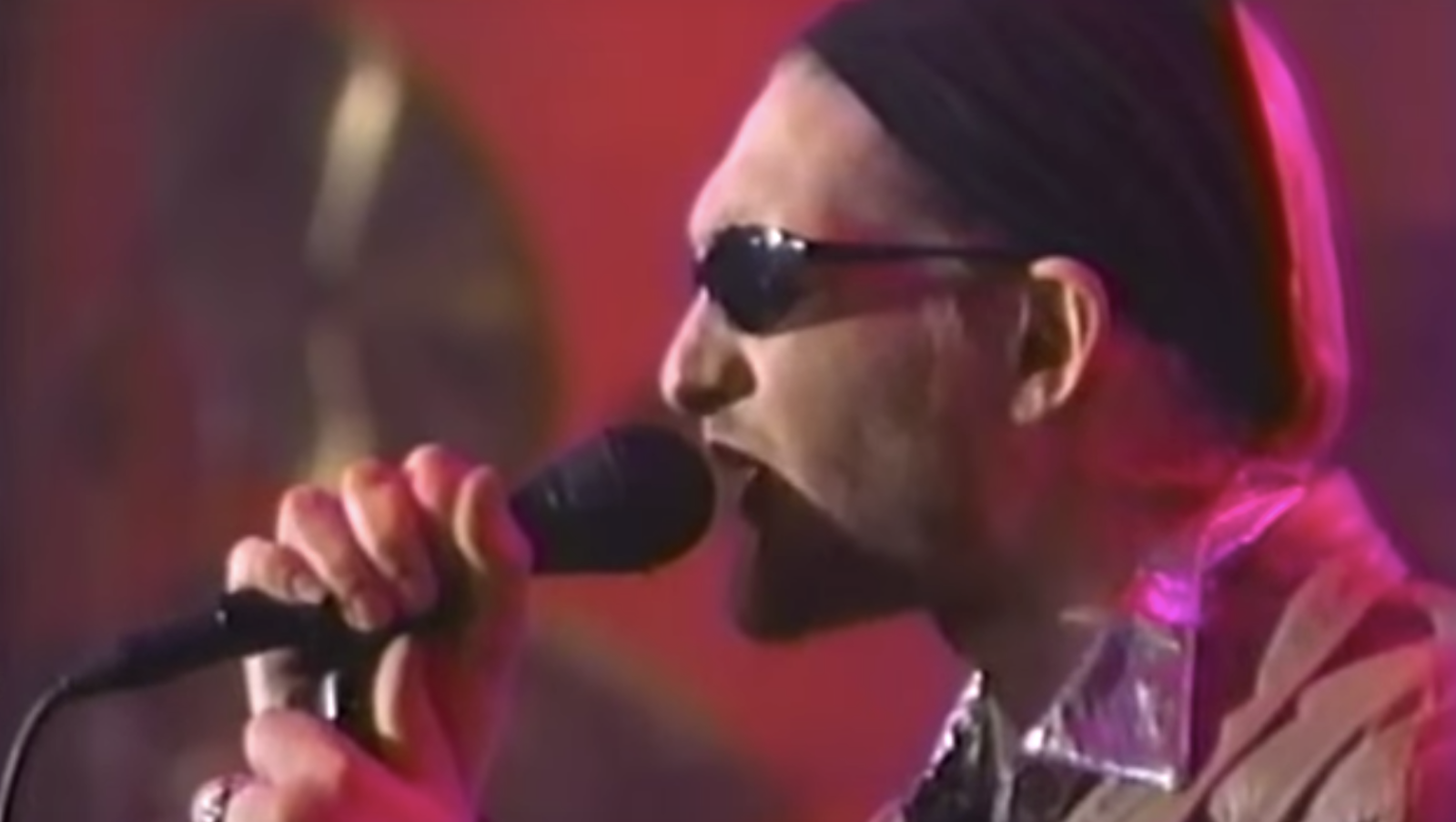 See Alice in Chains Play “Again,” “We Die Young” on ‘Letterman’ in 1996