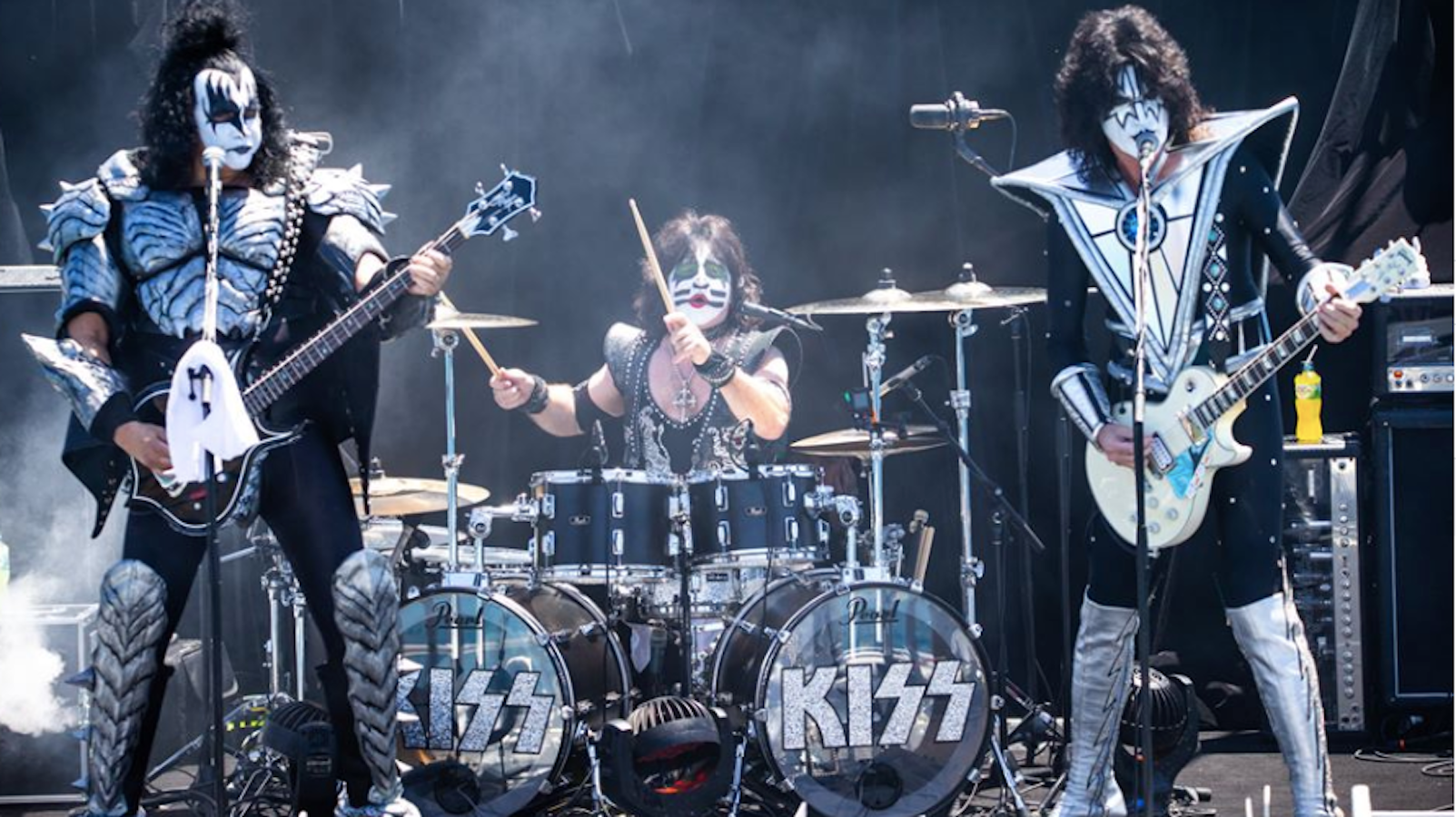 See KISS Play “Concert for Great White Sharks” in Australia