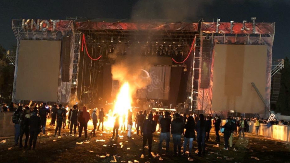 Knotfest Mexico Canceled After Barricade Breaks, Fans Storm Stage, Destroy Equipment