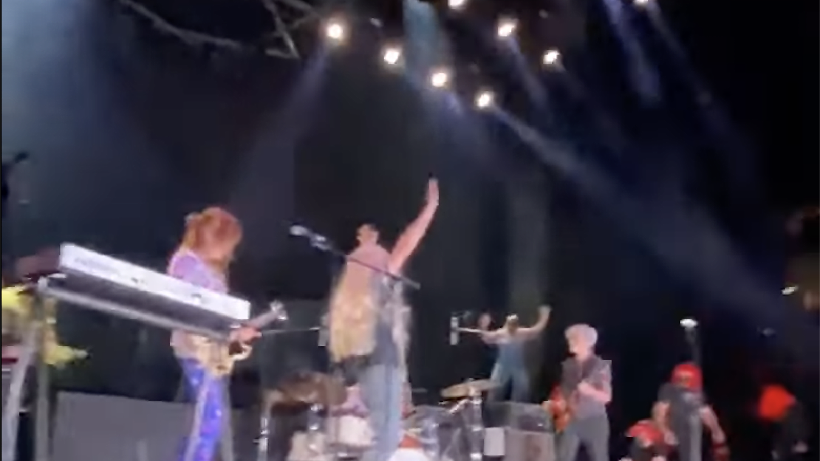 See Tool Prank Blonde Redhead on Opening Act’s Final Show of 2022 Tour