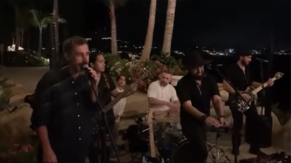 See System of a Down Members Play “Aerials” With Mexican Street Band