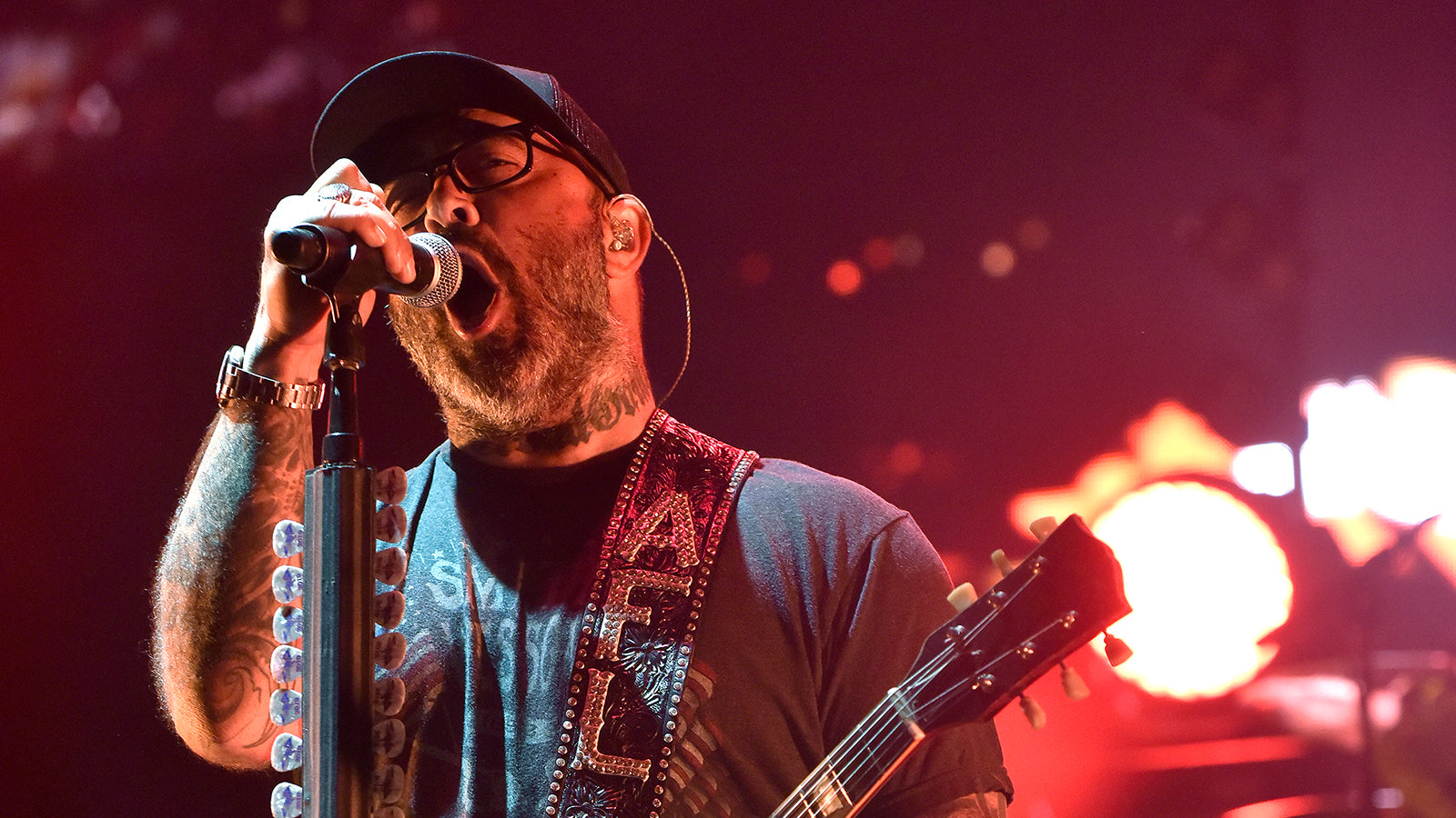 Hear Staind’s Searing Performance of “Mudshovel” Off New Live Album