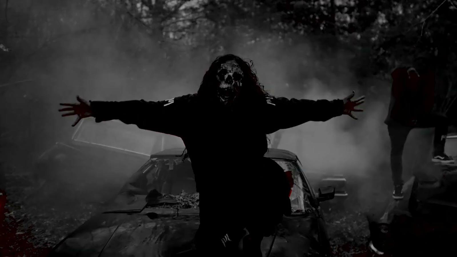 SWOLLEN TEETH: Hear SID WILSON-endorsed band’s new rager “CAR CRASH”