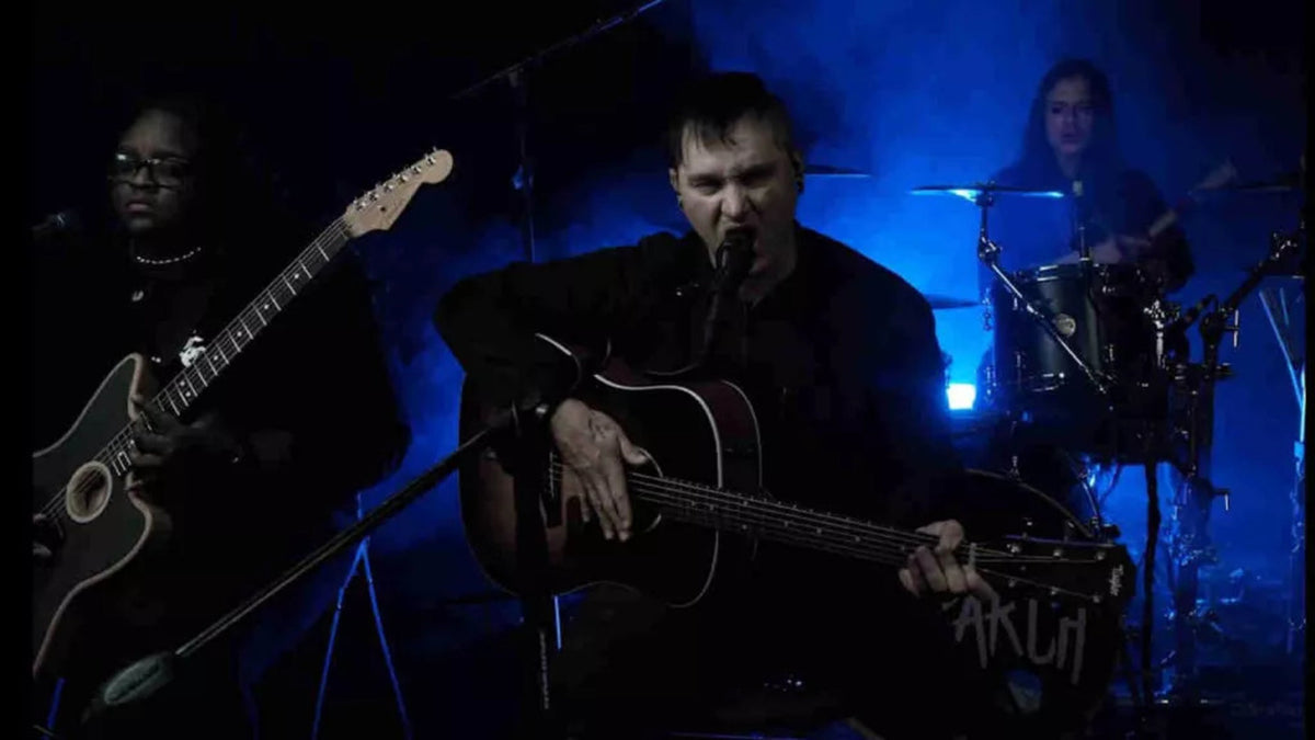 Watch Tetrarch’s Acoustic Cover of Mudvayne’s “Forget to Remember”