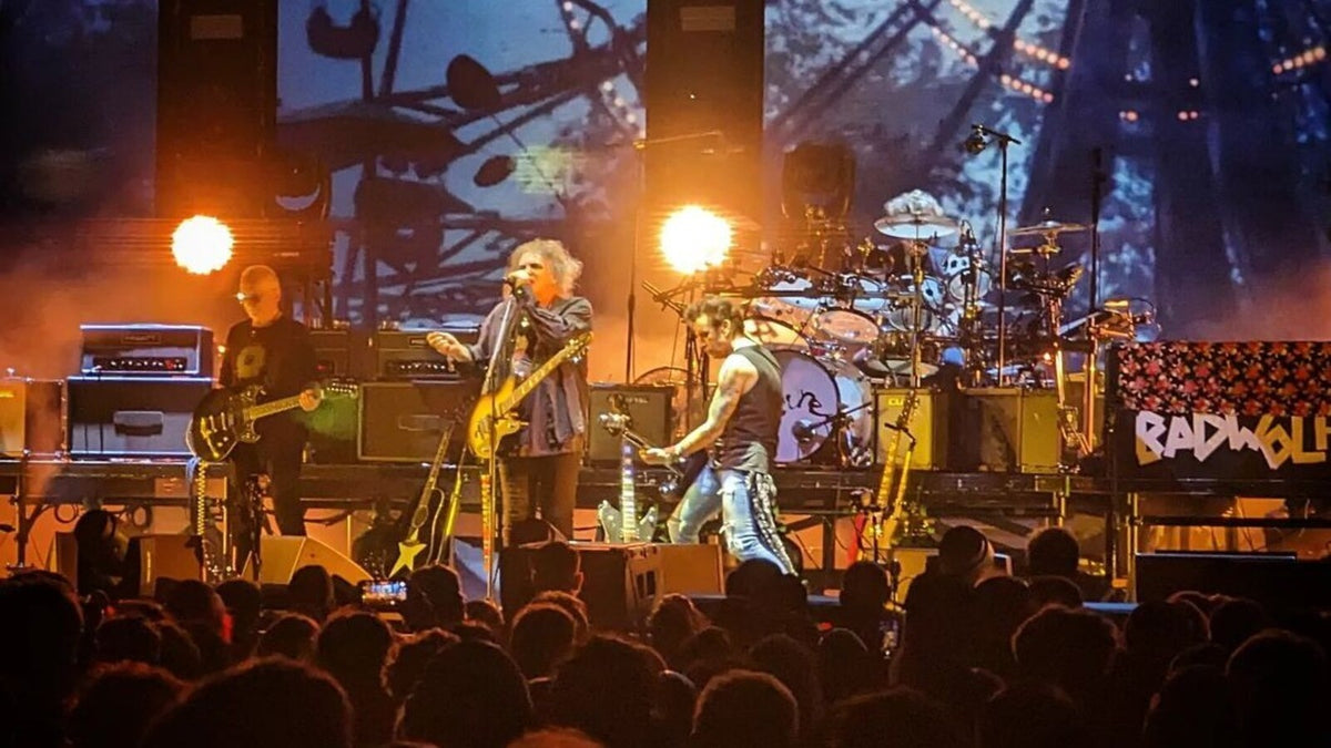 See THE CURE play “A Thousand Hours,” “Six Different Ways” for first time in 36 years
