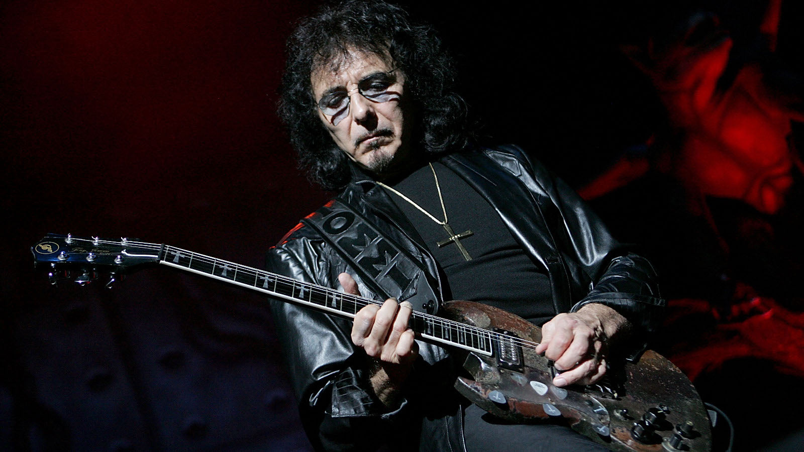 Black Sabbath’s Tony Iommi on “Miami Monks,” Missing Drummers, Dio’s Trial by Fire