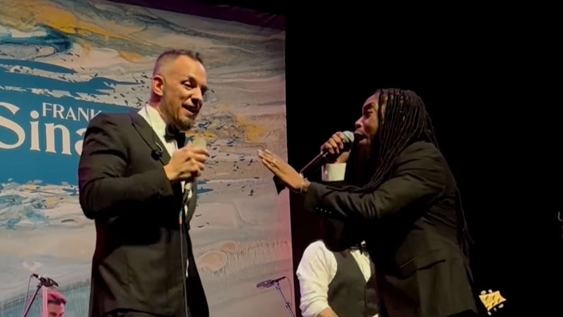 See MARK TREMONTI sing “This Christmas” with SEVENDUST’s LAJON WITHERSPOON