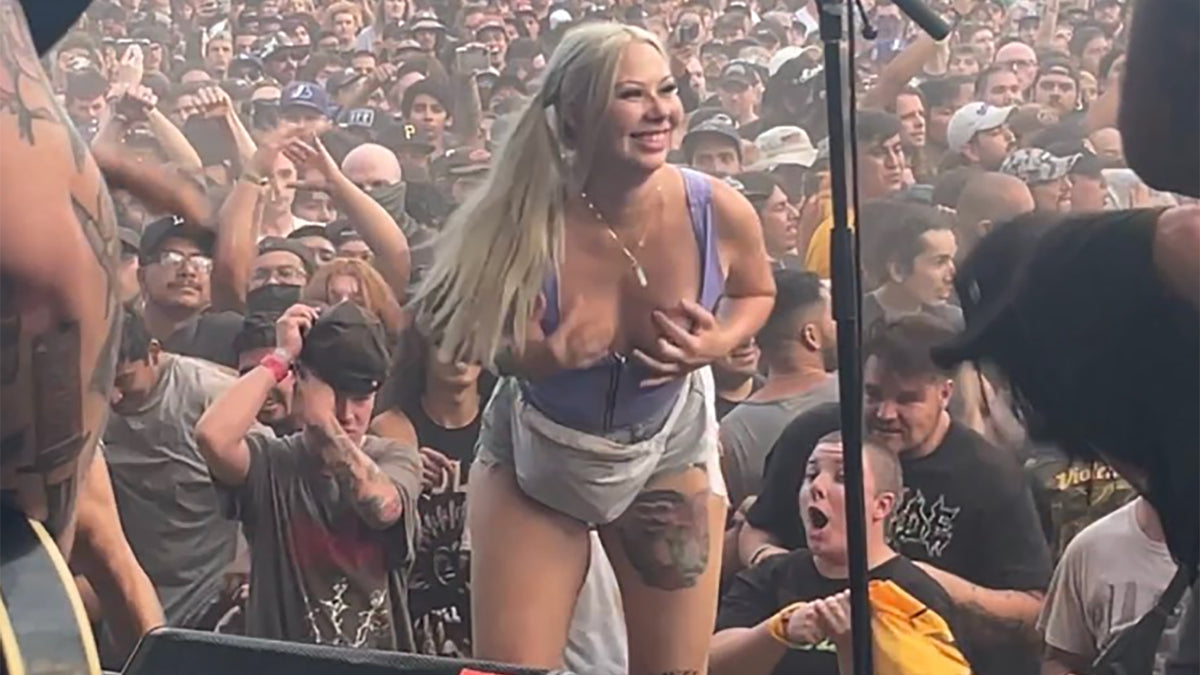 See Hardcore Fan Twerk, Drop-Split and “Pussy Slam” at Sound & Fury Fest