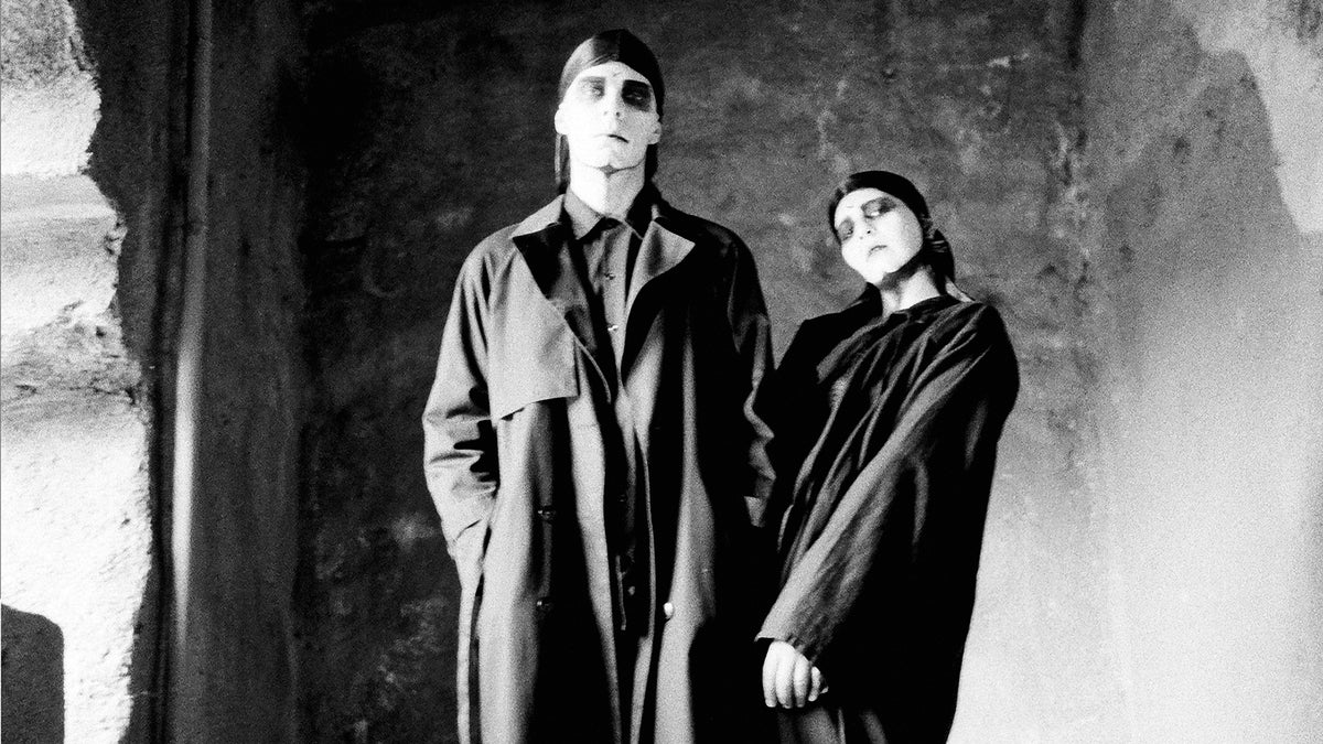 VOWWS: Deftones-Backed “Death Pop” Duo Are Most at Home in the Shadows