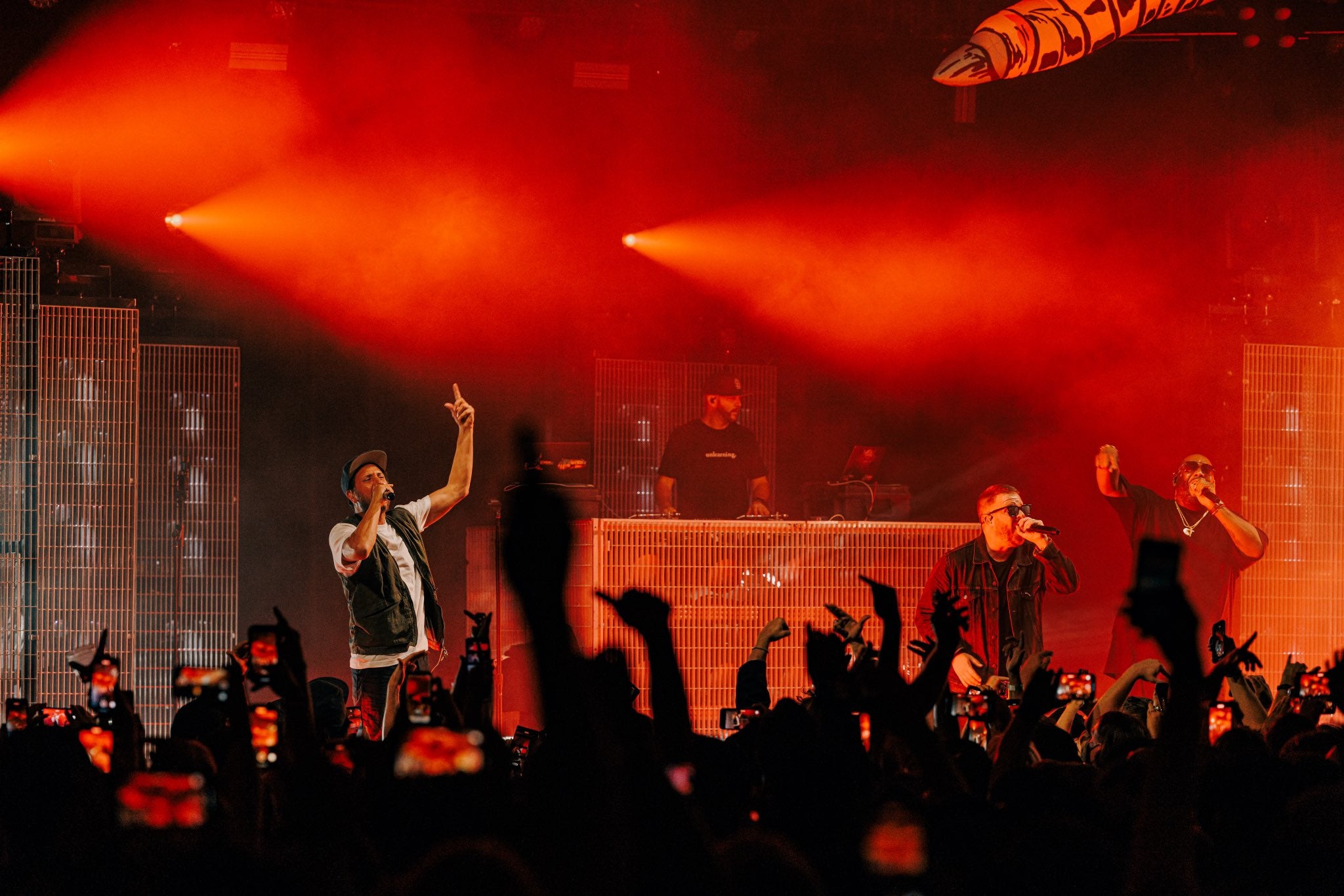 See ZACK DE LA ROCHA join RUN THE JEWELS in L.A., perform standing for first time since 2022 injury