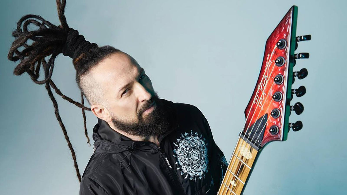 FIVE FINGER DEATH PUNCH’s Zoltan Bathory on METALLICA tour, ‘Call of Duty’ character, jiu jitsu brotherhood