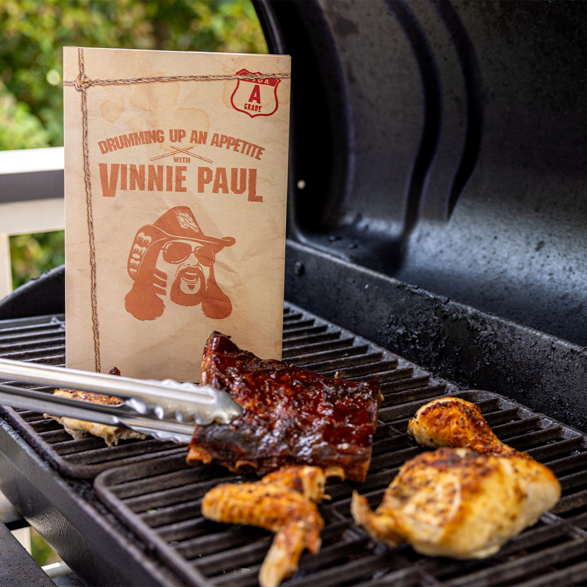 VINNIE PAUL - DRUMMING UP AN APPETITE (BOOK WITH JACKET)